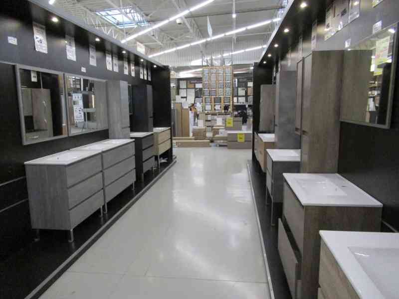 Magasin d'ameublement de salle bain