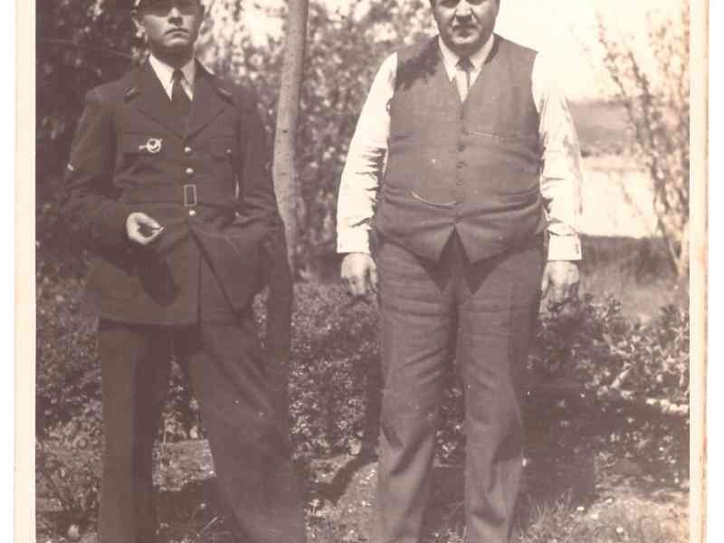 Aviateur militaire Français avec son père photo ancienne gratuite