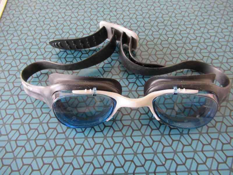 Lunettes de sport aquatique