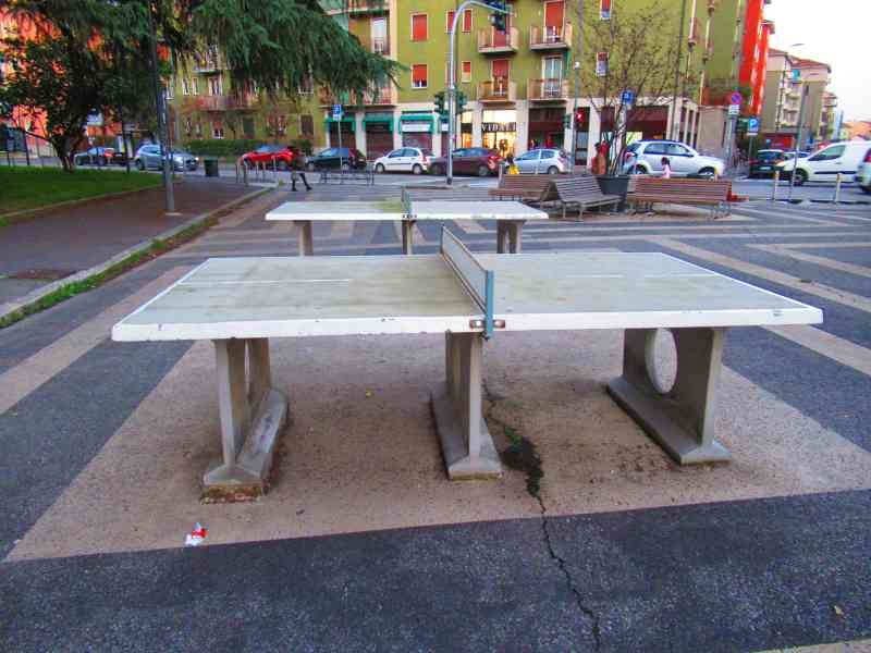 Tables de ping-pong en plein air photo gratuite