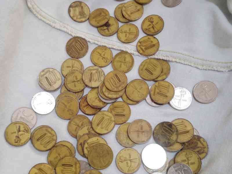 Pièces de monnaie angolaise Kwanza photo gratuite