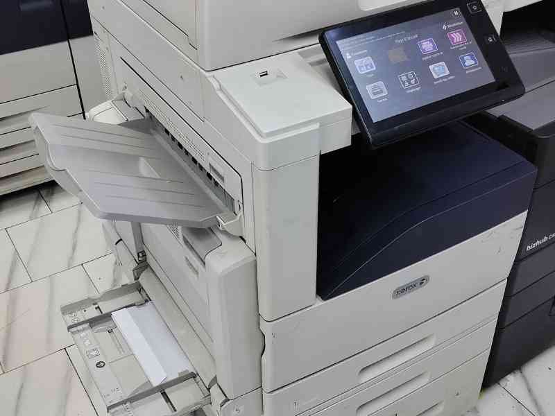 Equipement électronique multifonction de l'informatique photo gratuite