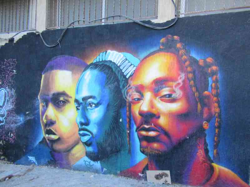 Graffiti représentant des Rappeurs américains