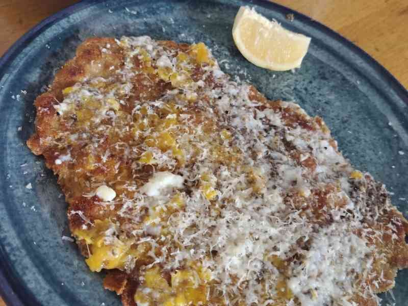 Escalope milanaise aux truffes et parmesan, photo gratuite