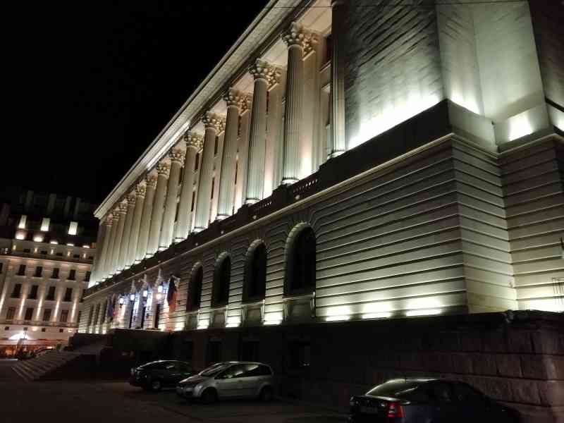 Banque Nationale Roumaine prise de nuit