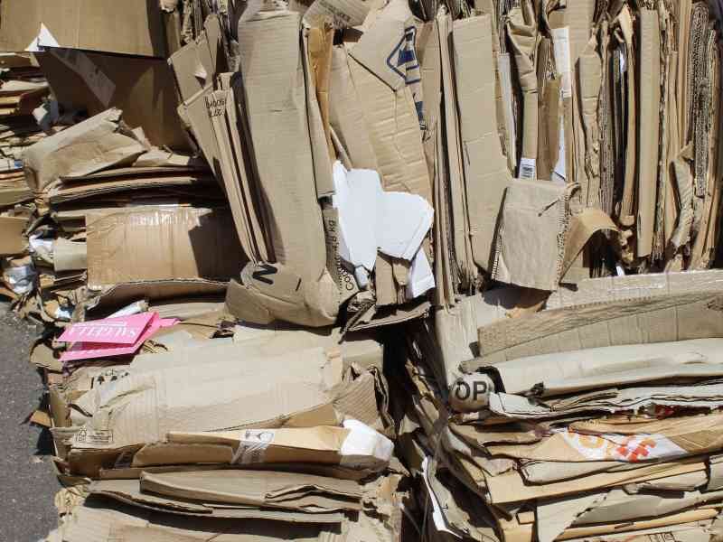 Tas de cartons, recyclage, photo gratuite