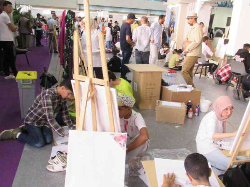 Atelier de peinture et d'art équestre pour enfants dans un salon du cheval