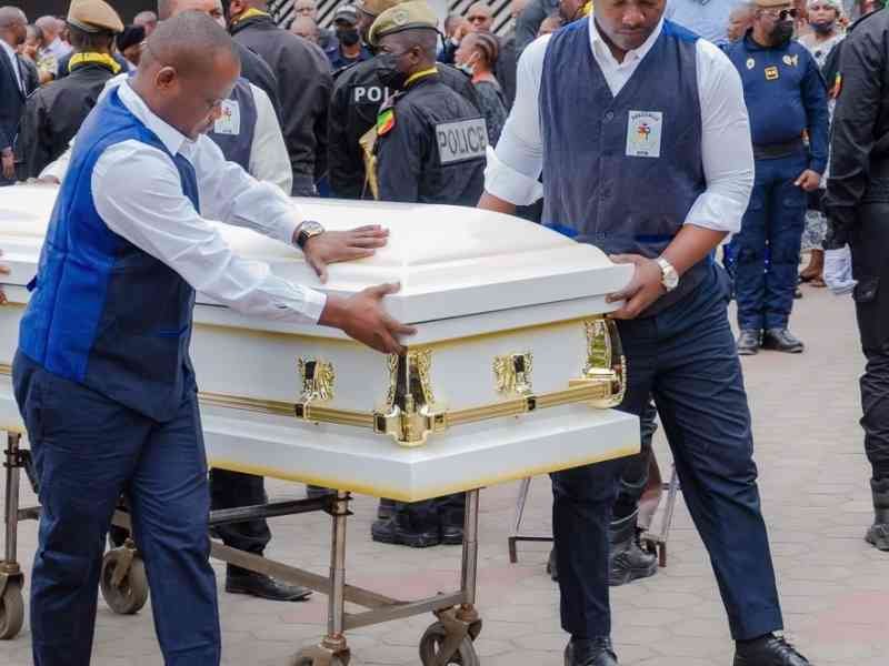 Levée de corps photo gratuite