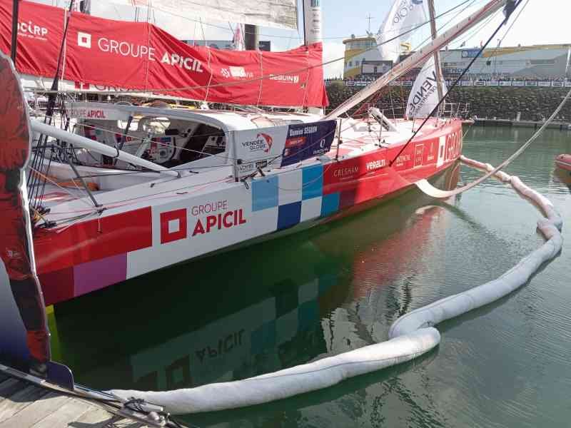 Bateau du Groupe APICIL de Damien Seguin au Vendée Globe 2024 photo gratuite