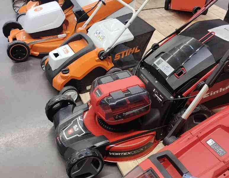 Tondeuses à gazon, photo gratuite