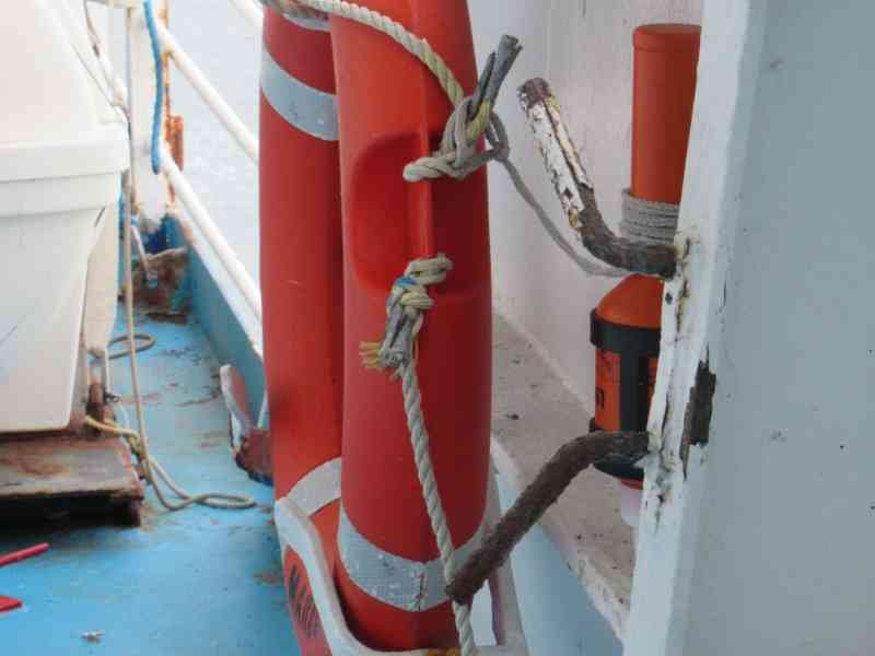 Bouée de sauvetage dans un navire photo gratuite