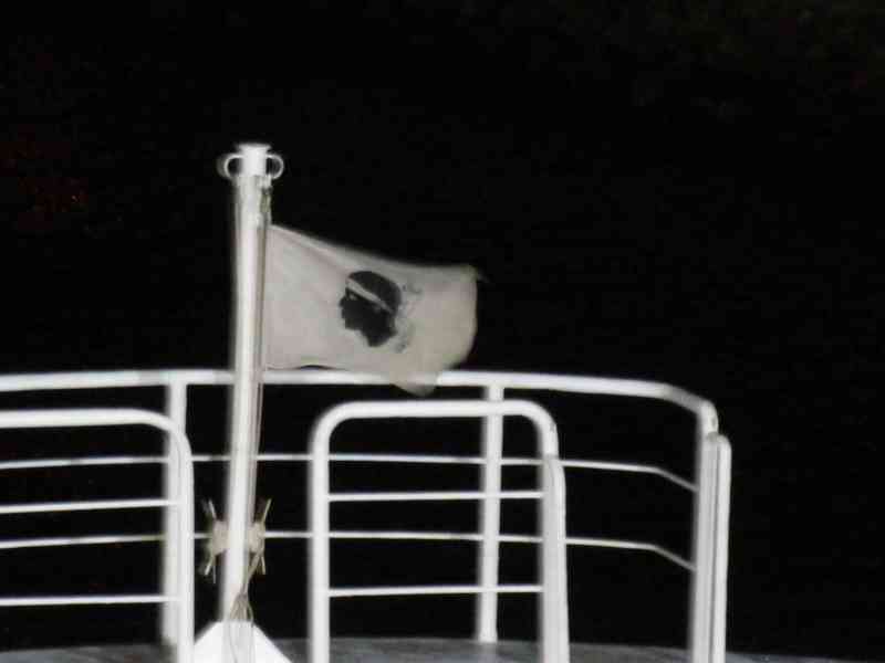 Un drapeau a bord d'un navire photo gratuite - Eine Flagge an Bord eines Schiffes, kostenloses Foto