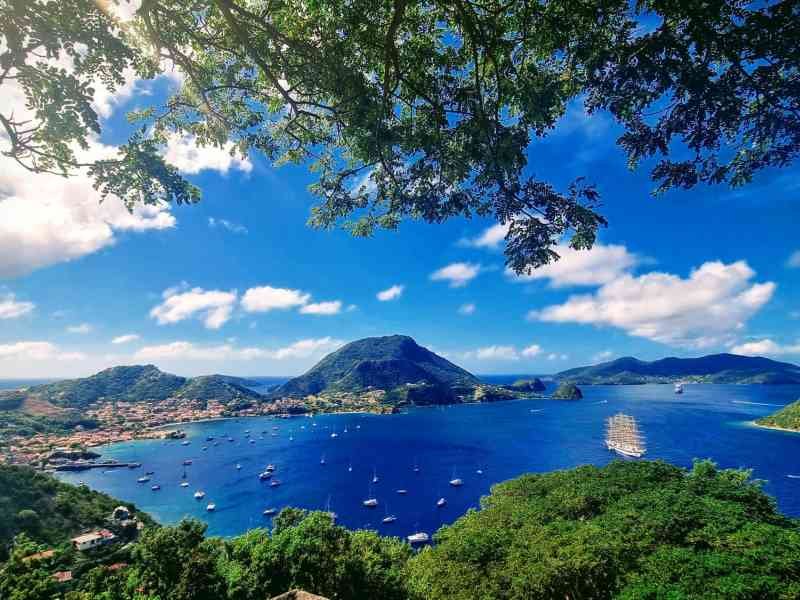 Vue de la baie des Saintes en Guadeloupe