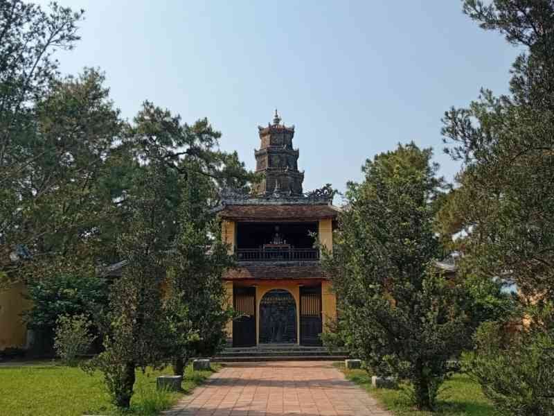 Tour Phuoc Duyen, pagode Thiên Mụ à Hué, au Vietnam, photo gratuite