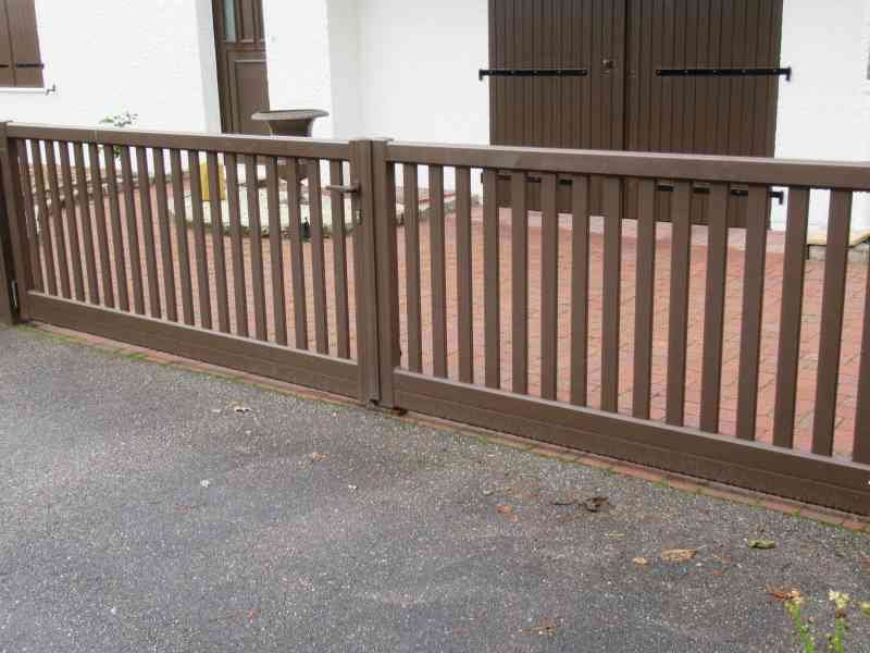 Portail en Aluminium de couleur marron