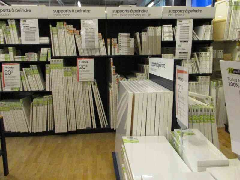 Toiles, Supports à peindre en vente dans un magasin