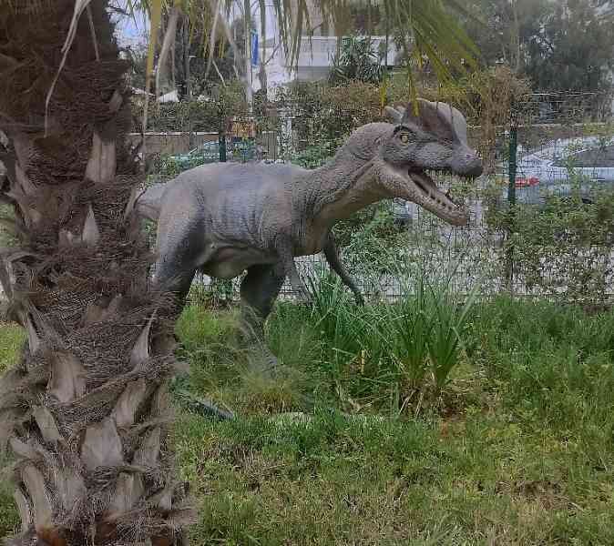 Statue de dinosaure, photo gratuite