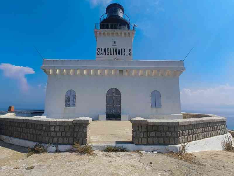 Le phare des îles Sanguinaires, en Corse, photo gratuite