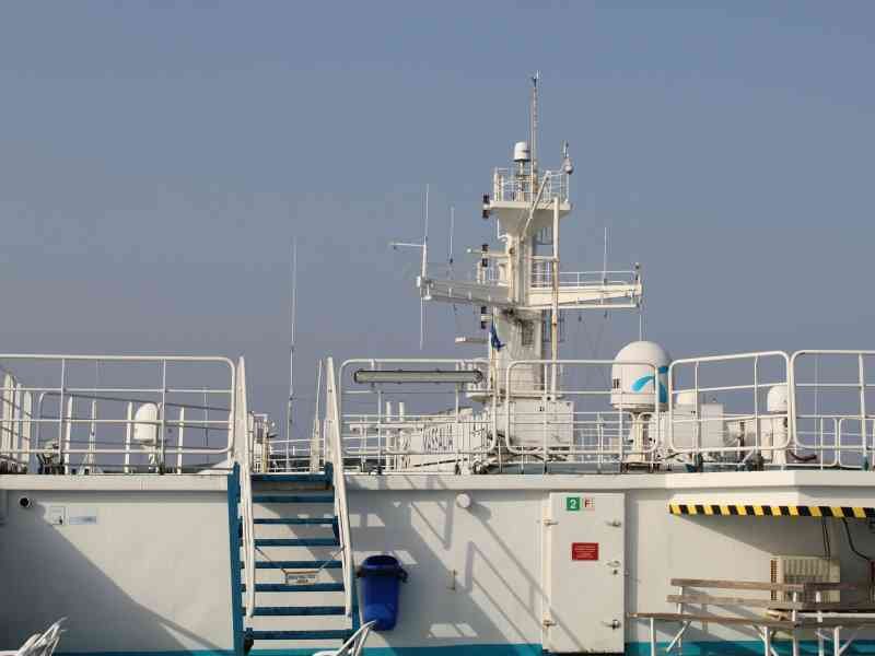 Le pont supérieur et la superstructure d'un navire, photo gratuite