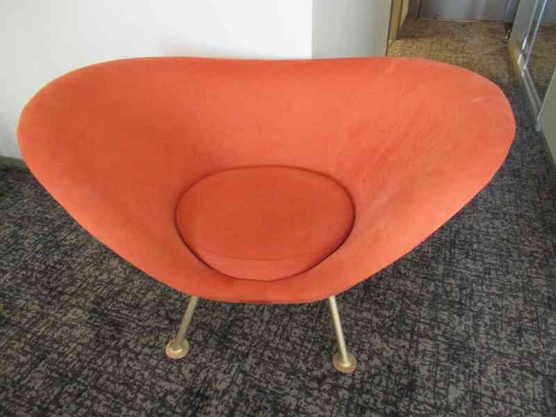 Fauteuil design orange