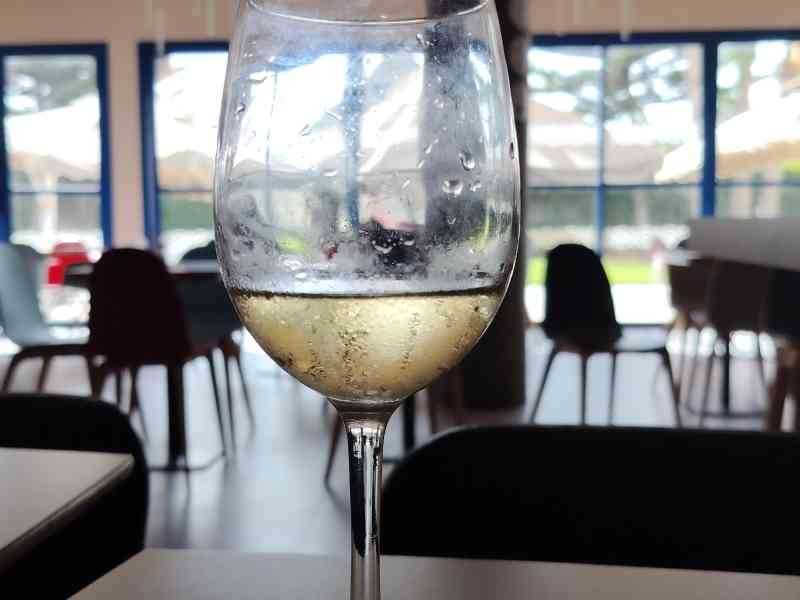 Verre de vin blanc