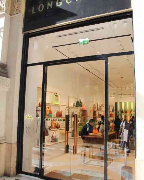 Une boutique Longchamp, photo gratuite