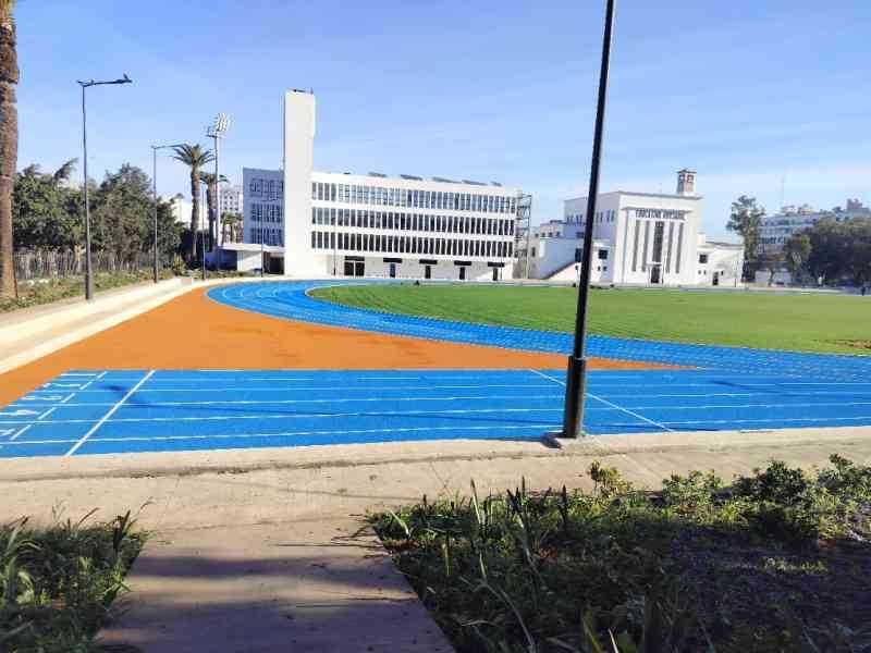 Piste d'athlétisme du stade la casablancaise au Maroc photo gratuite