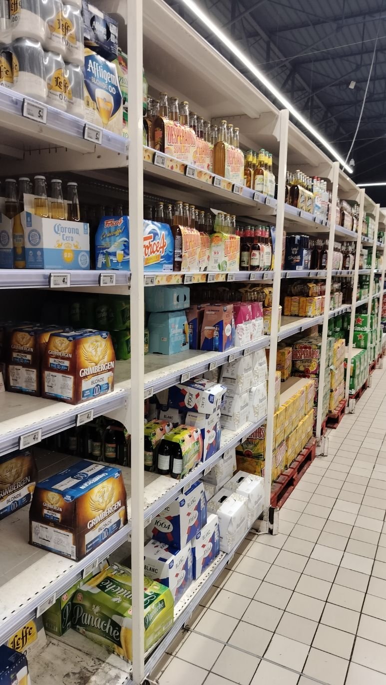 Supermarché, des étagères, photo gratuite