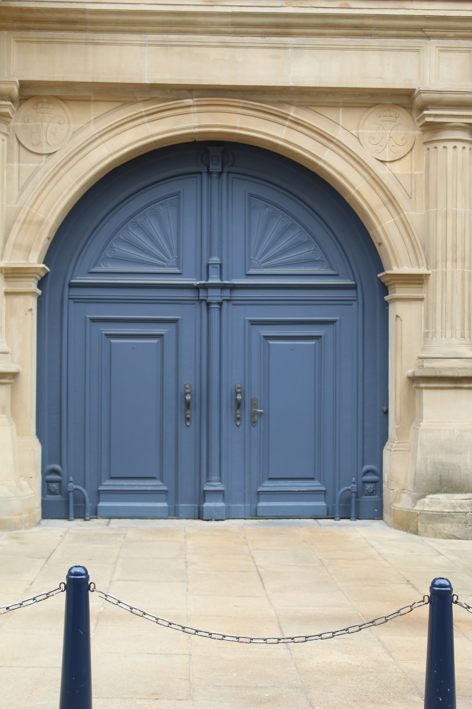Entrée du Palais Grand-Ducal au Luxembourg, photo gratuite