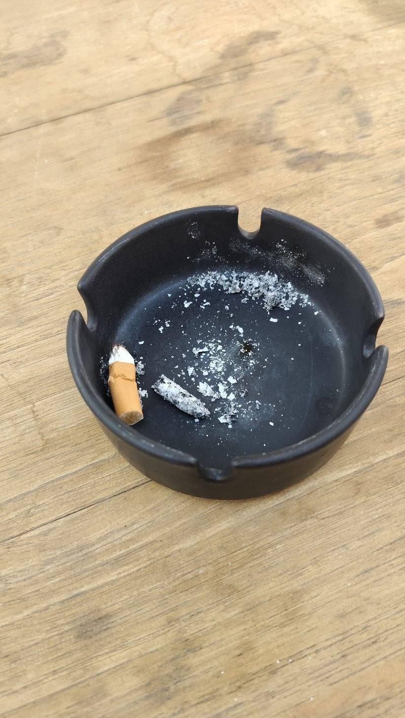 Cendrier, cigarette, photo gratuite