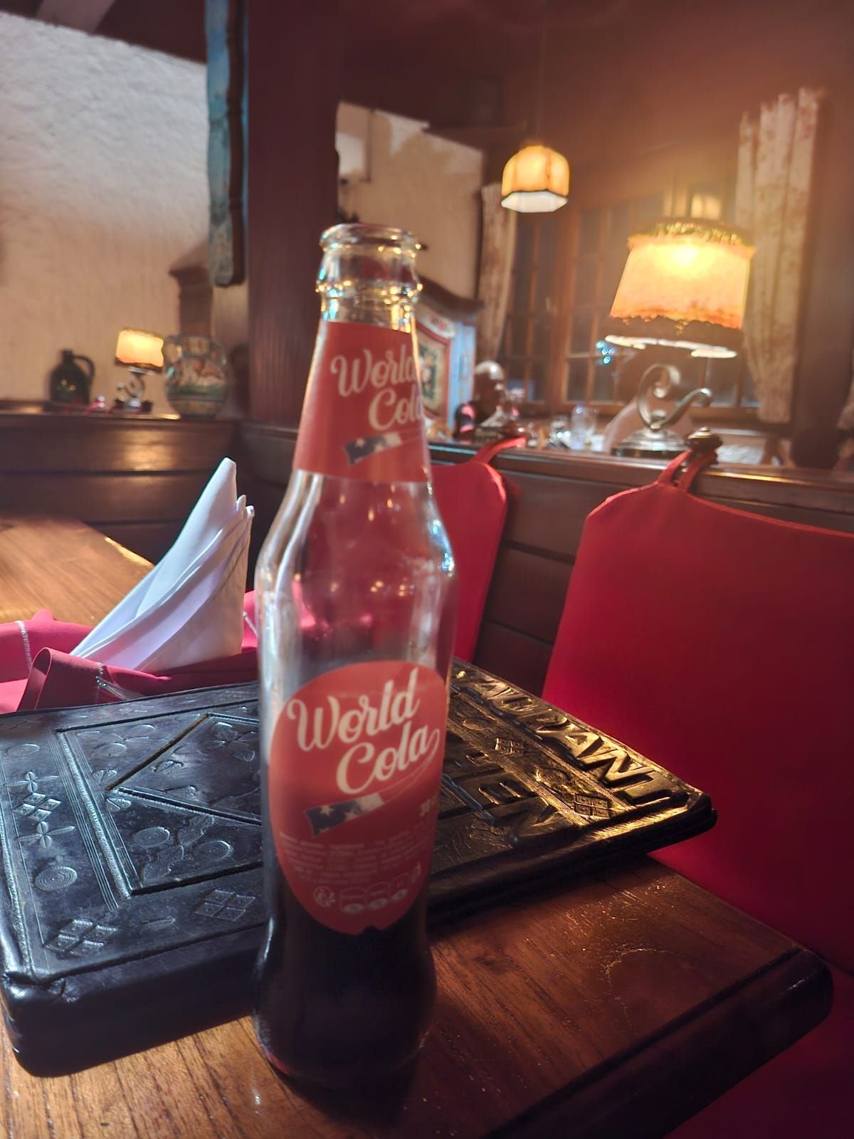 Bouteille de World Cola, photo gratuite