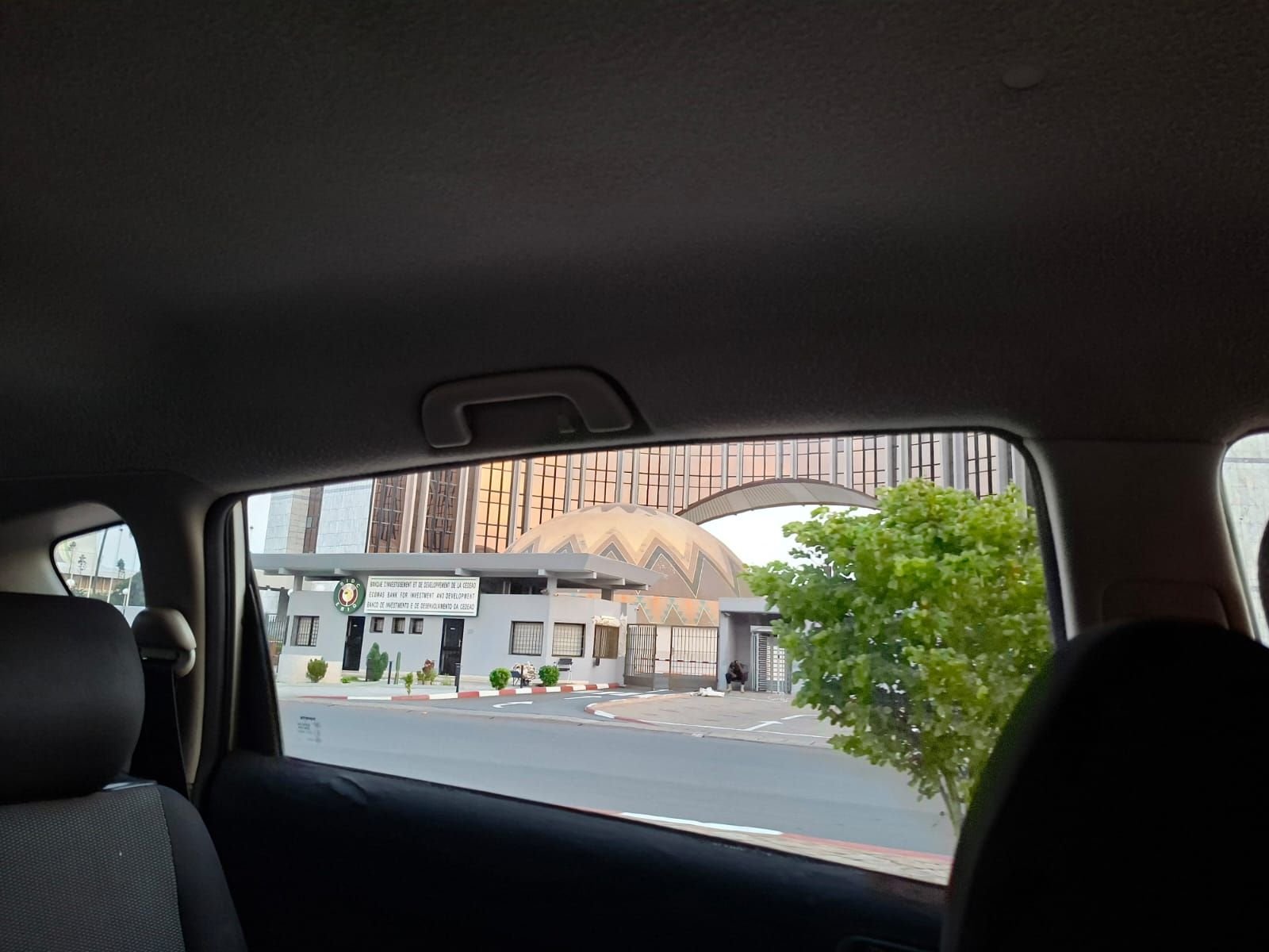 Siège de la Banque d'investissement et de développement de la CEDEAO (BIDC) à Lomé, Togo, photo gratuite