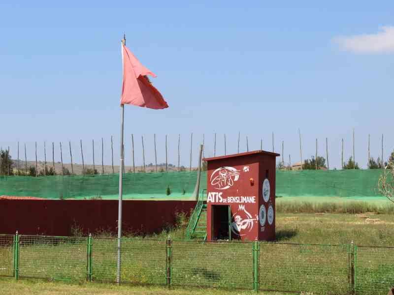 Stand de tir sportif situé à Benslimane, au Maroc, photo gratuite